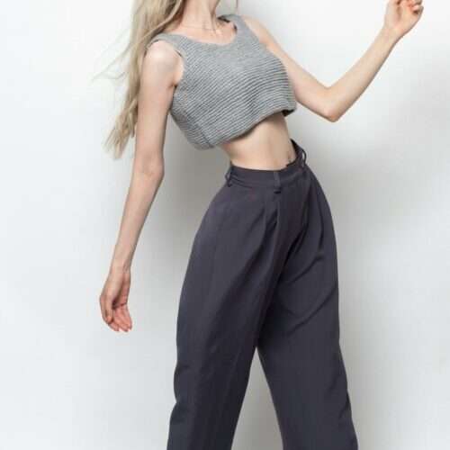 上品なのにこなれる｜INSCRIREパンツで作る大人のモード